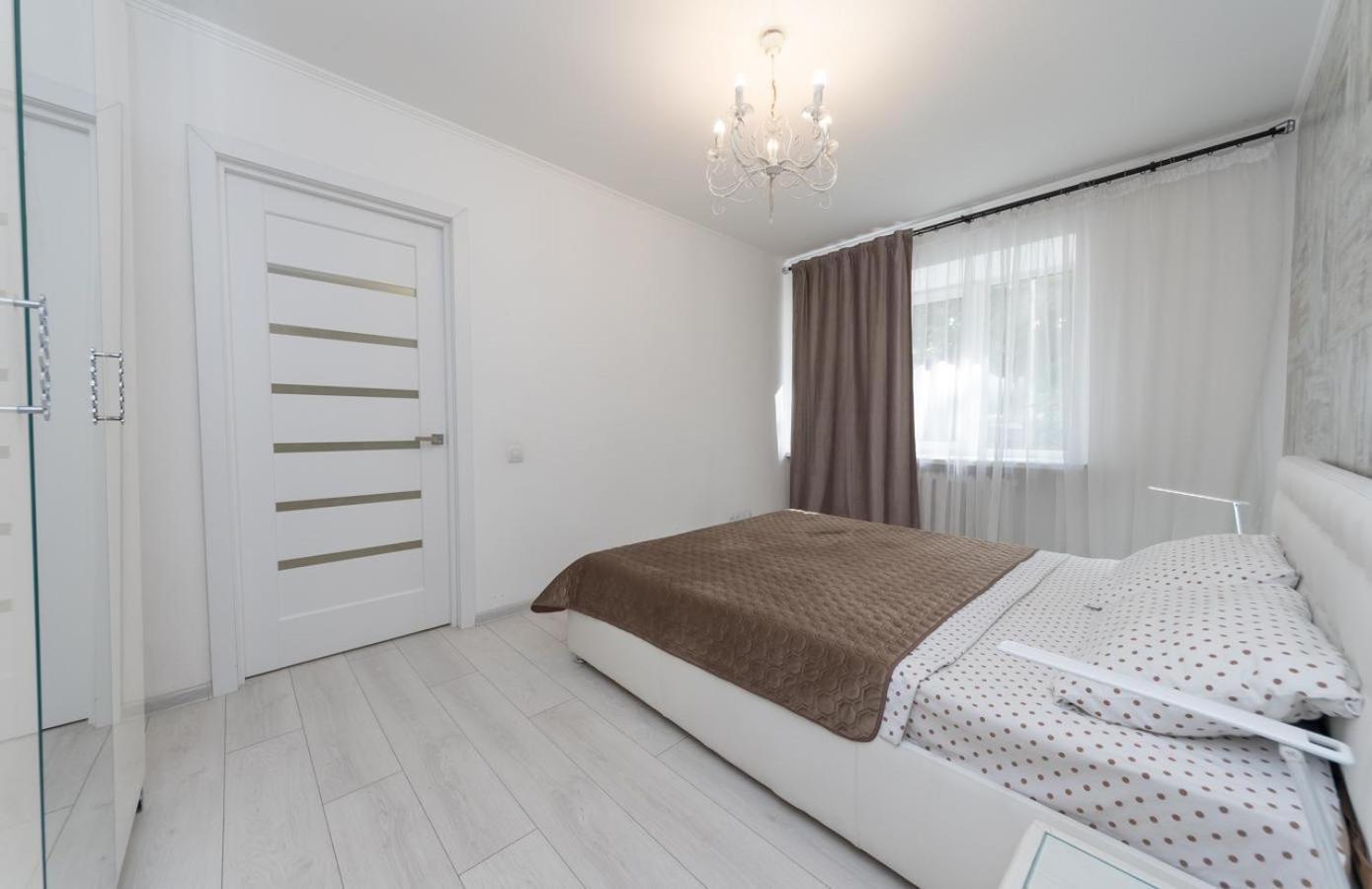 Flat 24 On Lesi Ukrainki 12 With 1 Bedroom Київ Екстер'єр фото