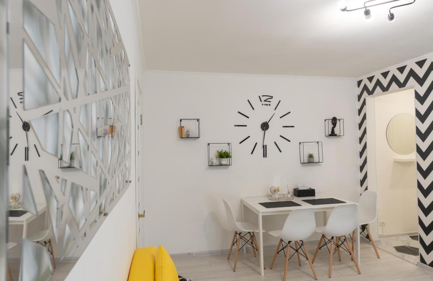 Flat 24 On Lesi Ukrainki 12 With 1 Bedroom Київ Екстер'єр фото