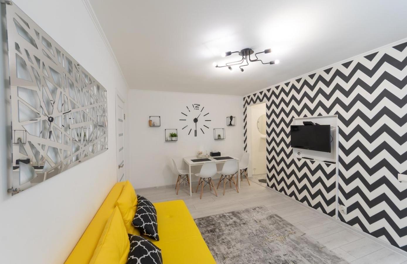 Flat 24 On Lesi Ukrainki 12 With 1 Bedroom Київ Екстер'єр фото
